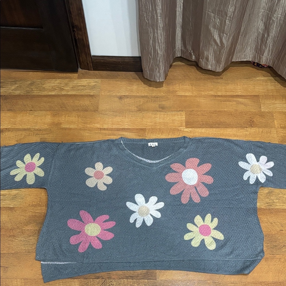 POL Medium Sweater - Gray with Multicolor Floral Design